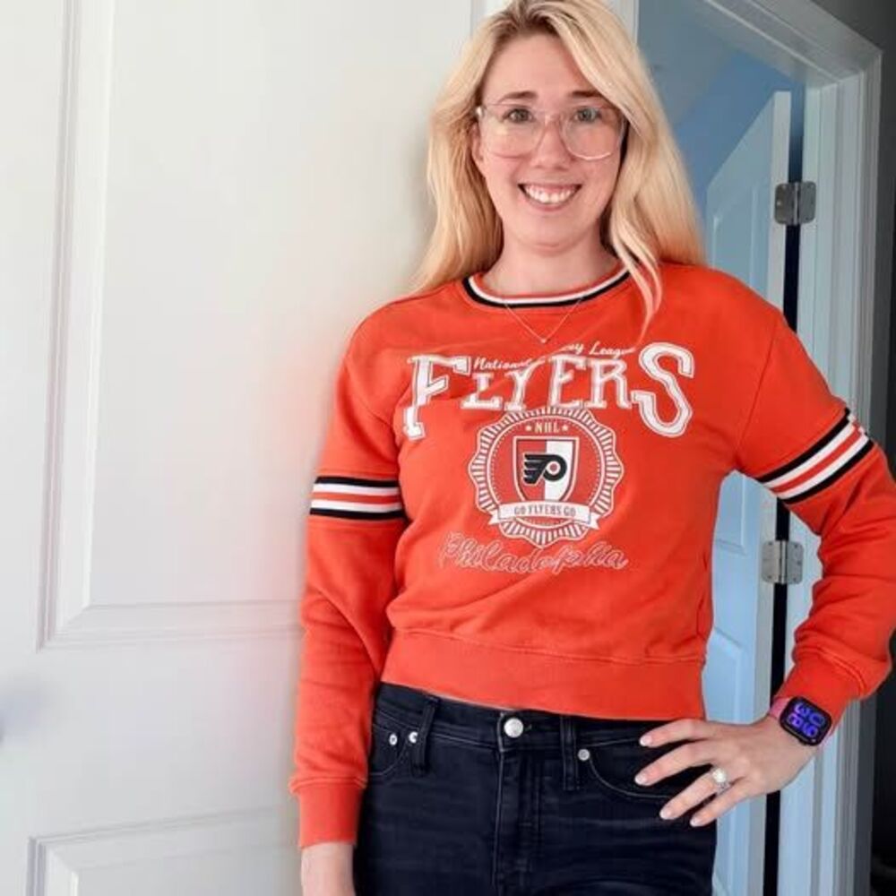 Flyers Cropped Top XS Orange Hockey Shirt Game Day WEAR Erin Andrews